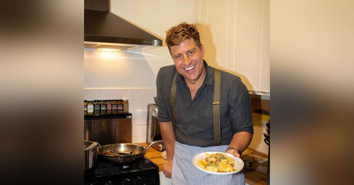 From Vagabond to Influencer: Travel Then & Now w/ Steve Bramucci From Vagabond to Influencer: Travel Then & Now w/ Steve Bramucci