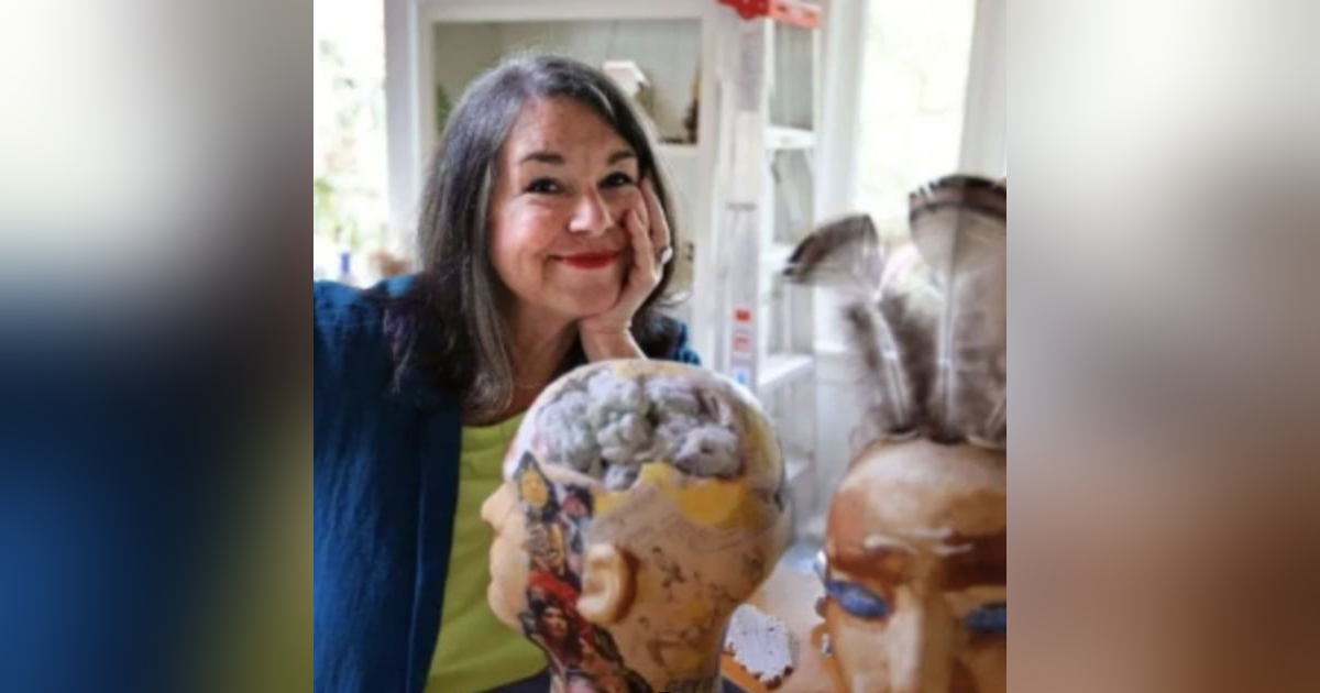 Lisa Lindahl, Creator of the Sports Bra , Author of “Unleash the Girls” Lisa Lindahl, Creator of the Sports Bra , Author of “Unleash the Girls”