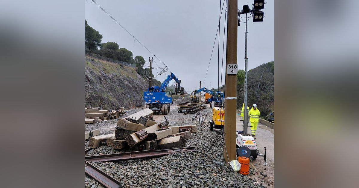 Las Noticias de La Mañana: Adamuz: 15 segundos entre el descarrilamiento y el choque, los maquinistas no tuvieron margen Las Noticias de La Mañana: Adamuz: 15 segundos entre el descarrilamiento y el choque, los maquinistas no tuvieron margen