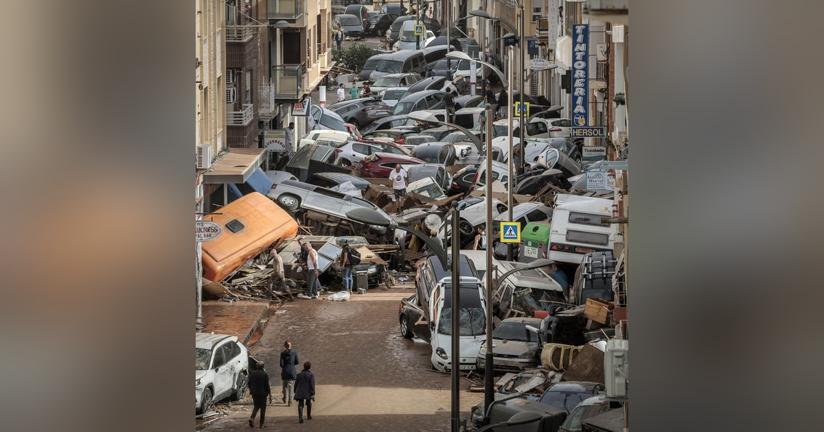 Reportajes en Es la Mañana: Los primeros querellados por la DANA de Valencia Reportajes en Es la Mañana: Los primeros querellados por la DANA de Valencia