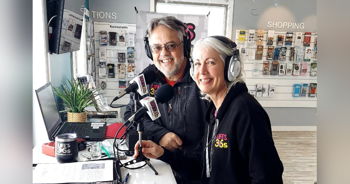 S3 E10 Cold Enough to Carve at Lake Geneva’s Winterfest S3 E10 Cold Enough to Carve at Lake Geneva’s Winterfest