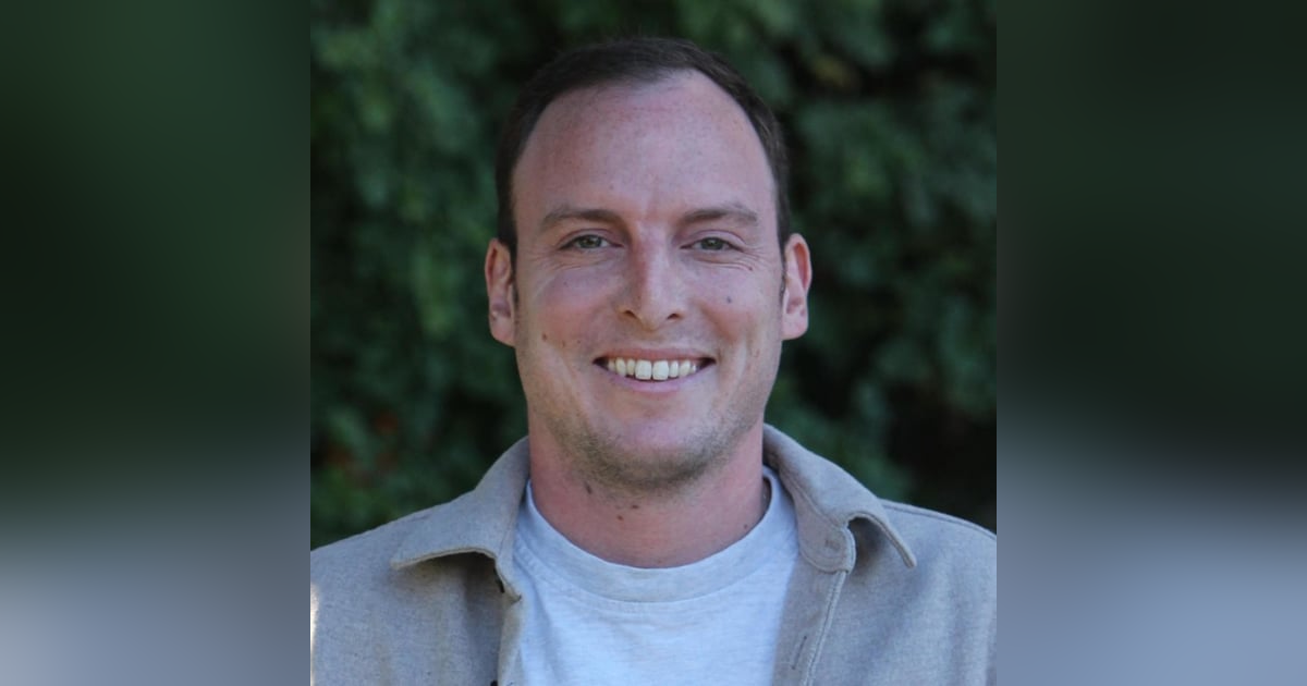 139. Behind the Scenes of News Outlets, Journalist Incentives, Biased Media, Incorporating Feedback & Tangle News | Isaac Saul 139. Behind the Scenes of News Outlets, Journalist Incentives, Biased Media, Incorporating Feedback & Tangle News | Isaac Saul