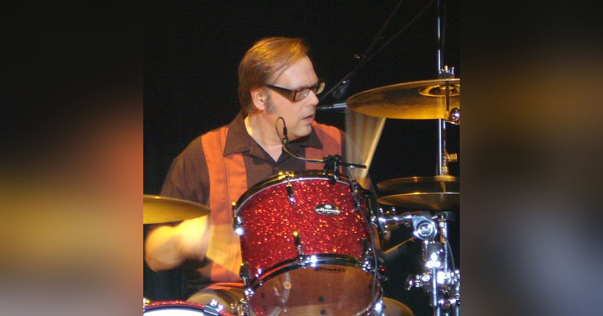 Episode 81: Fluxedo Junction Radio - 5/18/24 (Dennis Diken of The Smithereens) Episode 81: Fluxedo Junction Radio - 5/18/24 (Dennis Diken of The Smithereens)