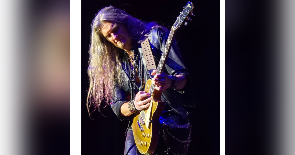 Joel Hoekstra Interview (Guitarist of Whitesnake/TSO/Cher) Joel Hoekstra Interview (Guitarist of Whitesnake/TSO/Cher)