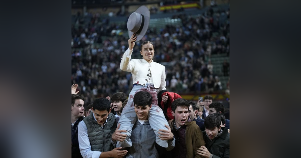 Al Alimón: Talavante, Fernando Adrián y Olga Casado triunfan en el festival benéfico en Vistalegre por la DANA Al Alimón: Talavante, Fernando Adrián y Olga Casado triunfan en el festival benéfico en Vistalegre por la DANA
