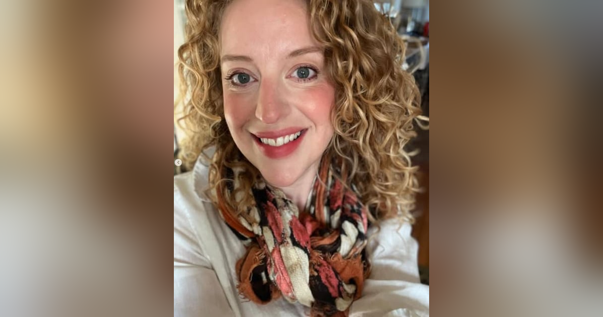 EP 192: HOMETOWN SWEETNESS WITH LIZ FERREIRA EP 192: HOMETOWN SWEETNESS WITH LIZ FERREIRA