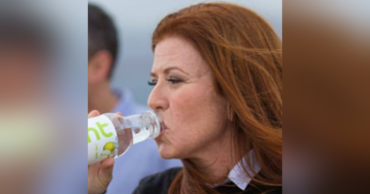 Kara Goldin Founder HINT Water, fmr AOL exec helped grow ecommerce to $1Billion Kara Goldin Founder HINT Water, fmr AOL exec helped grow ecommerce to $1Billion
