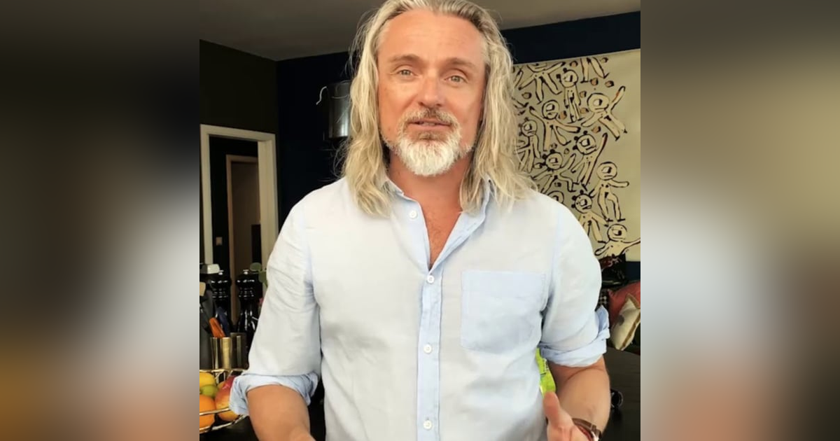 Symbiosis between human ingenuity and machine intelligence, with Martin Wezowski Symbiosis between human ingenuity and machine intelligence, with Martin Wezowski