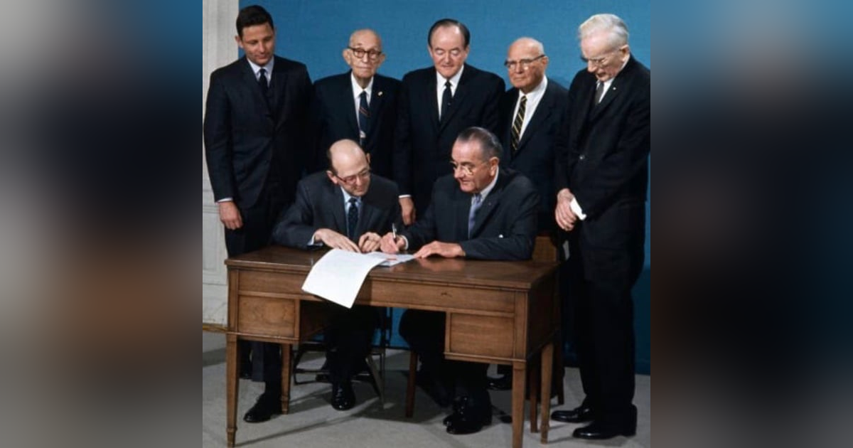 25th Amendment: Removal of the President from Office 25th Amendment: Removal of the President from Office
