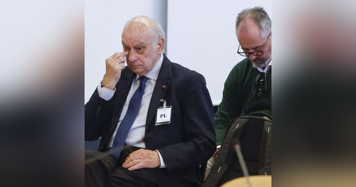 Editorial Luis Herrero: PSOE y PP afrontan dos juicios por corrupción Editorial Luis Herrero: PSOE y PP afrontan dos juicios por corrupción