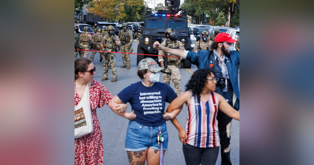 The National Guard arrives in Chicago The National Guard arrives in Chicago