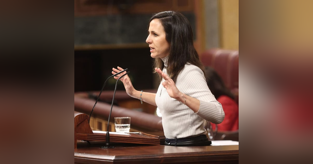 La República de los Tonnntos: La postura hipócrita de las "feministas" como Belarra ante el burka La República de los Tonnntos: La postura hipócrita de las "feministas" como Belarra ante el burka