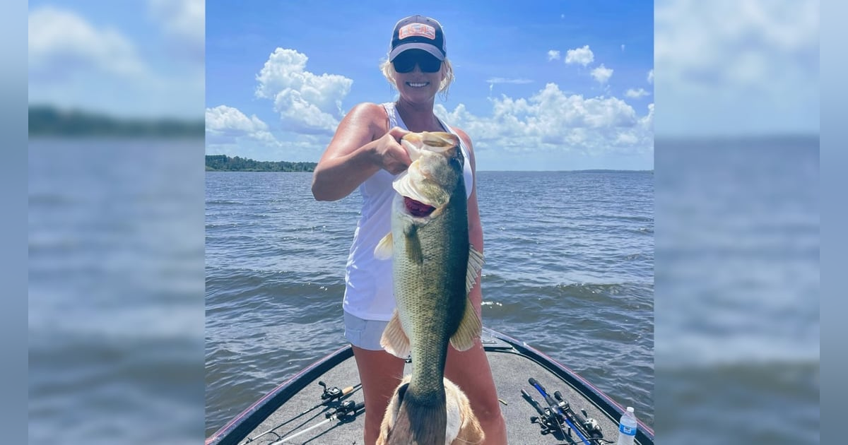 EP. 215 The Lady Bass Angler Association 2021 Professional Rookie of the Year Stephanie Hemphill-Pellerin EP. 215 The Lady Bass Angler Association 2021 Professional Rookie of the Year Stephanie Hemphill-Pellerin