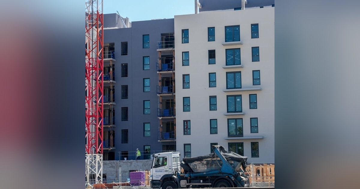 La República de los Tonntos: La vivienda, el "regalo envenenado" de Franco según la izquierda La República de los Tonntos: La vivienda, el "regalo envenenado" de Franco según la izquierda