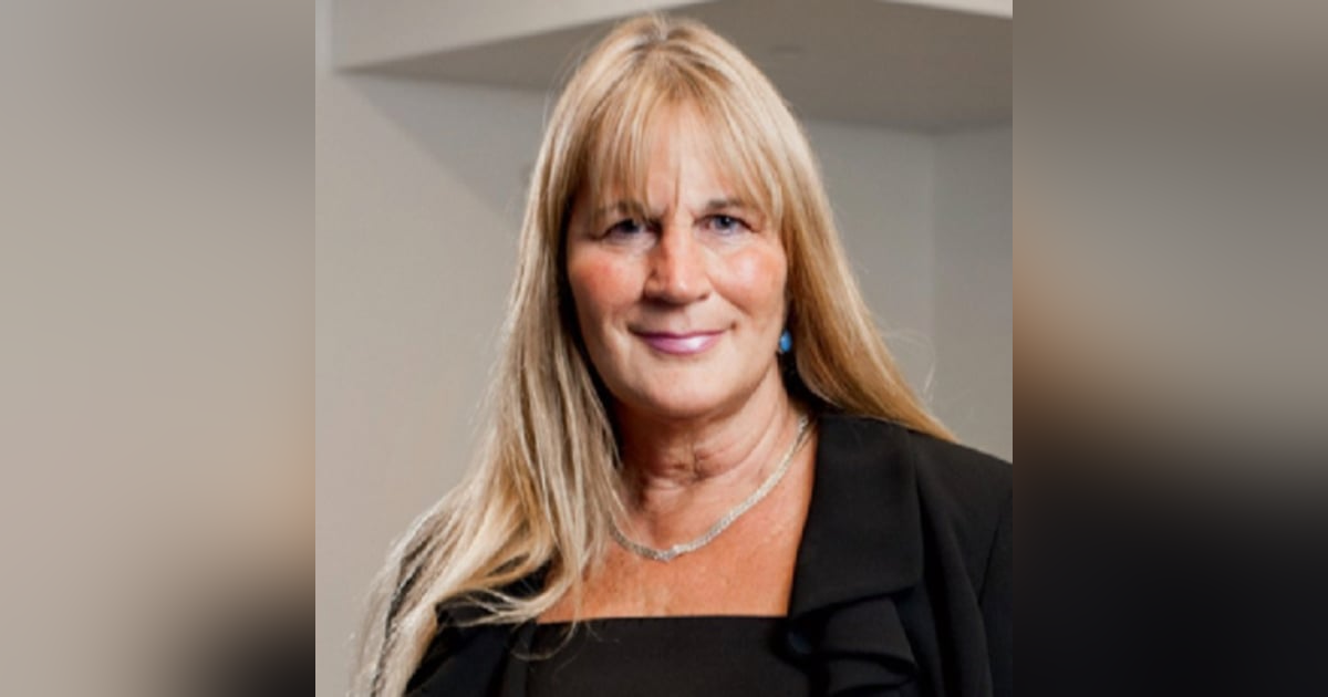 144. Minimalist Shoes, Running Mechanics & Barefoot Training | Irene Davis, PhD, PT 144. Minimalist Shoes, Running Mechanics & Barefoot Training | Irene Davis, PhD, PT