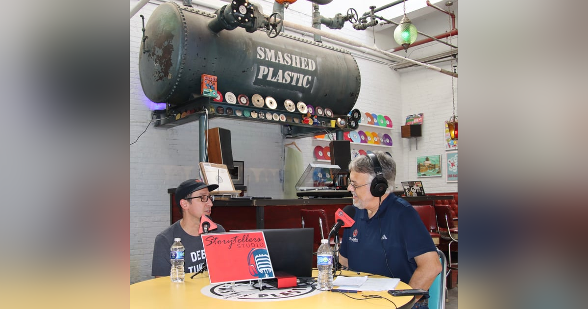 S1 E80 - JOHN LOMBARDO of Smashed Plastic Record Pressing in Chicago S1 E80 - JOHN LOMBARDO of Smashed Plastic Record Pressing in Chicago