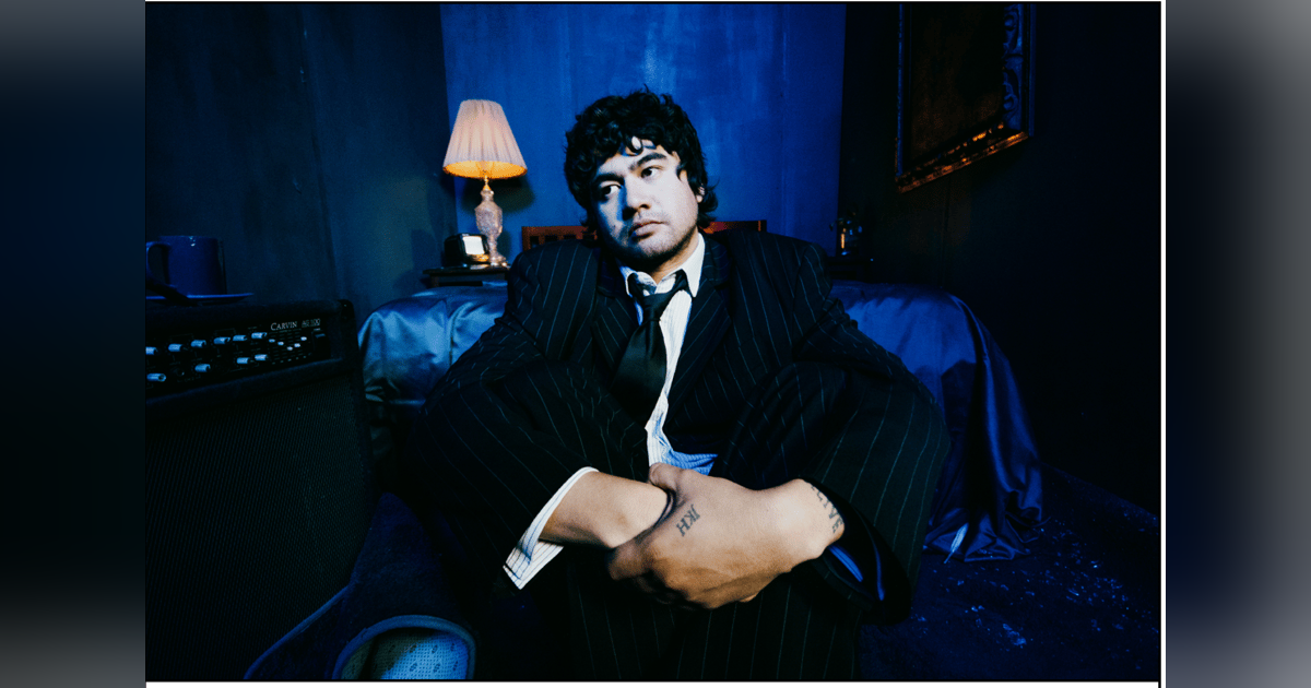 Calum Hood (5 Seconds of Summer) Calum Hood (5 Seconds of Summer)