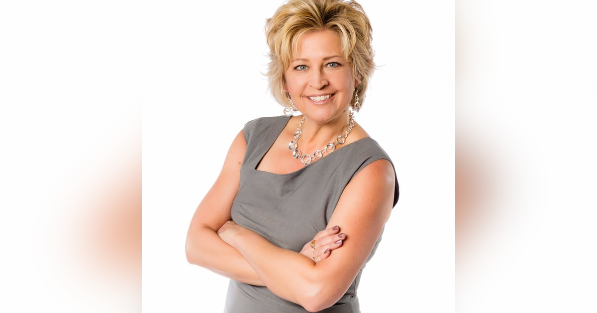 #132 Your Audience must be the Star when You are on Stage - Suzanne Tulien #132 Your Audience must be the Star when You are on Stage - Suzanne Tulien