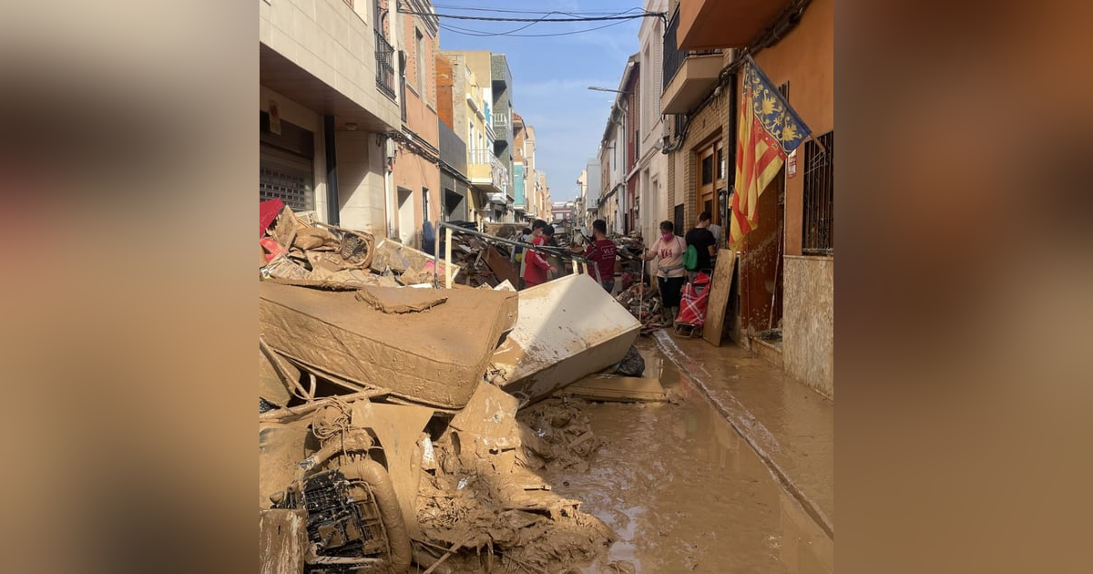 Reportajes en Es la Mañana: Las condiciones de habitabilidad y salubridad en Valencia 3 meses después de la DANA Reportajes en Es la Mañana: Las condiciones de habitabilidad y salubridad en Valencia 3 meses después de la DANA