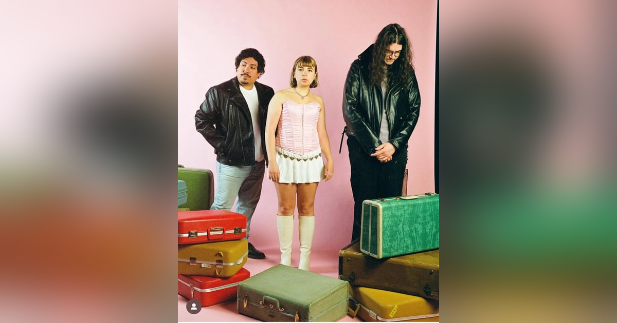 Lili Trifilio (Beach Bunny) Lili Trifilio (Beach Bunny)