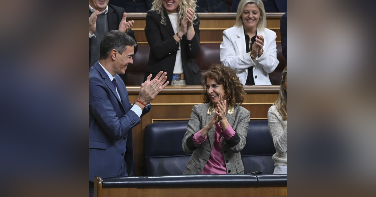 Prensa económica: Yolanda Díaz, la gran perdedora del sablazo fiscal de Sánchez Prensa económica: Yolanda Díaz, la gran perdedora del sablazo fiscal de Sánchez