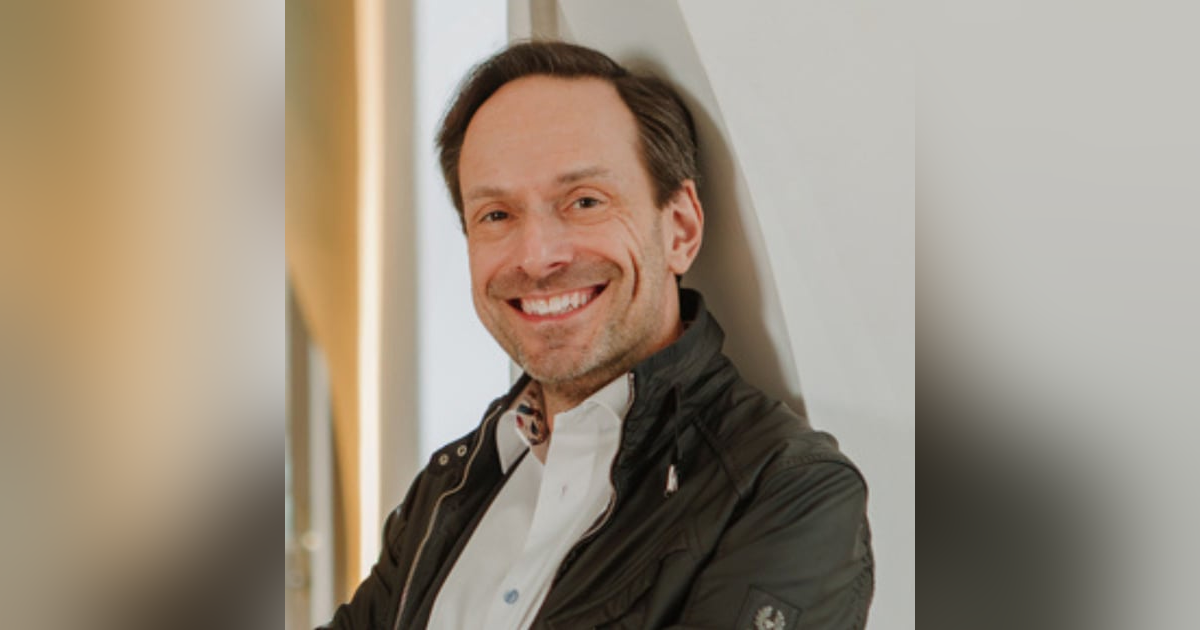 Recovery Activist: Love, Gratitude, and Lessons from Cancer with Dr. Achim Zinggrebe. Author of "Rise and Thrive Above Cancer Recovery Activist: Love, Gratitude, and Lessons from Cancer with Dr. Achim Zinggrebe. Author of "Rise and Thrive Above Cancer