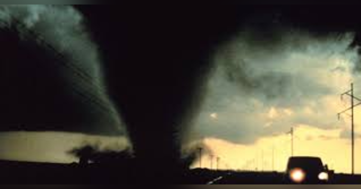 TORNADO!: HOW TO SURVIVE: REMEMBERING THE 2011 SUPER OUTBREAK TORNADO!: HOW TO SURVIVE: REMEMBERING THE 2011 SUPER OUTBREAK