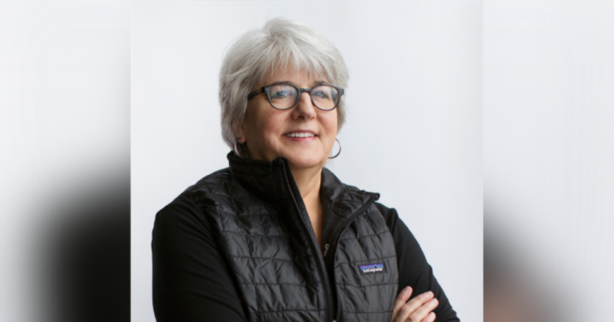 Connected and Confident: Karen Wickre’s Networking Guide for Independent Professionals Connected and Confident: Karen Wickre’s Networking Guide for Independent Professionals