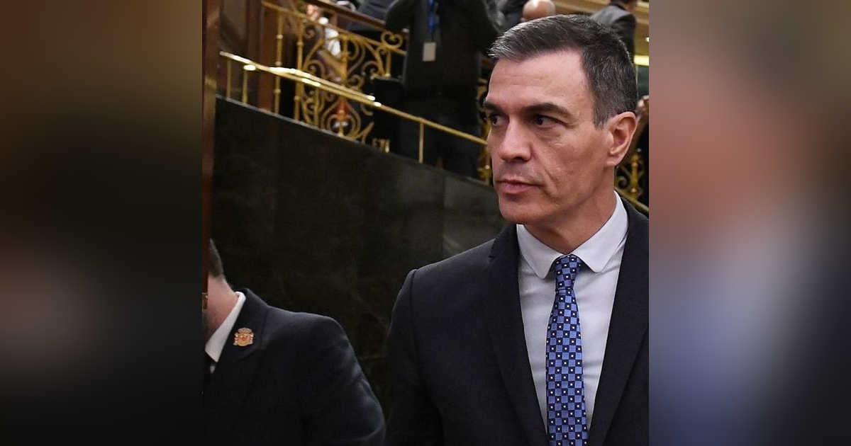 La República de los Tonnntos: El "grito local" contra Sánchez que arrasa "en las fiestas del verano" La República de los Tonnntos: El "grito local" contra Sánchez que arrasa "en las fiestas del verano"