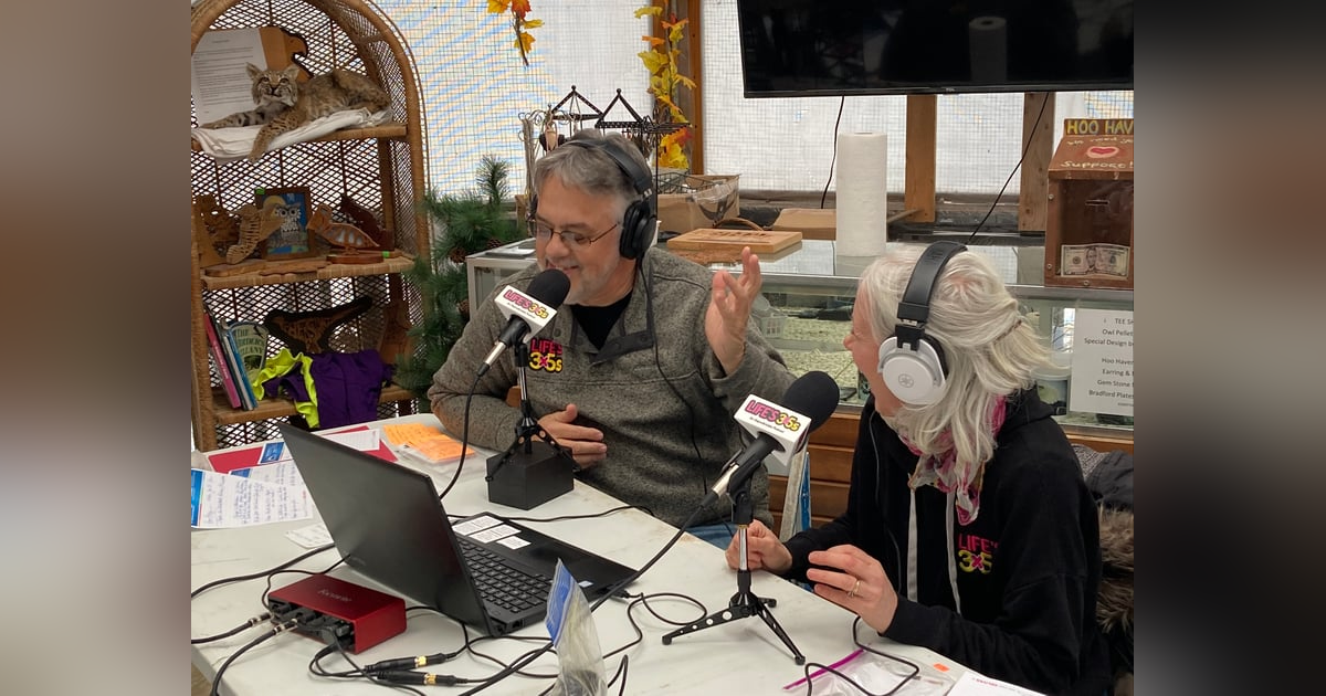 S3 E9 Birds of a Feather Do a Podcast at Hoo Haven S3 E9 Birds of a Feather Do a Podcast at Hoo Haven