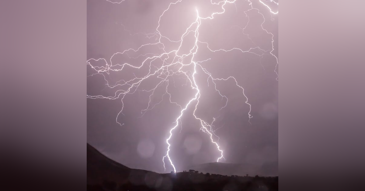 White Noise Thunder and Lightning Storm Sounds for 8 Hours of Restful Sleep White Noise Thunder and Lightning Storm Sounds for 8 Hours of Restful Sleep