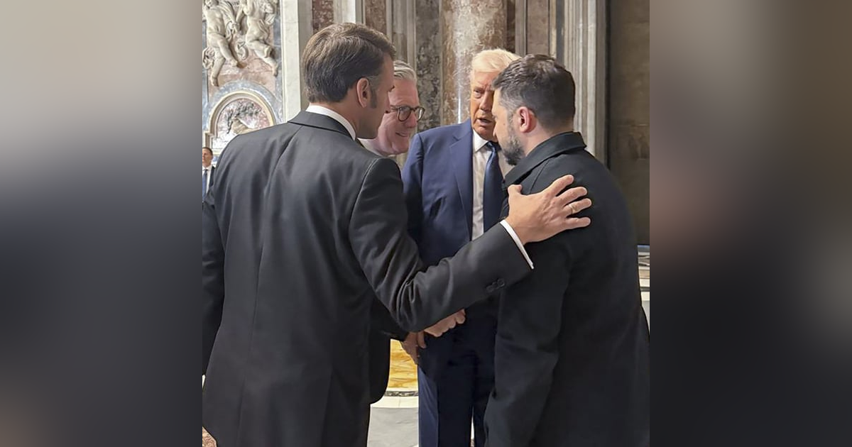 Las Noticias de la Mañana: Trump reunido con Zelenski, Macron y Starmer ¿dónde estaba Pedro Sánchez? Las Noticias de la Mañana: Trump reunido con Zelenski, Macron y Starmer ¿dónde estaba Pedro Sánchez?