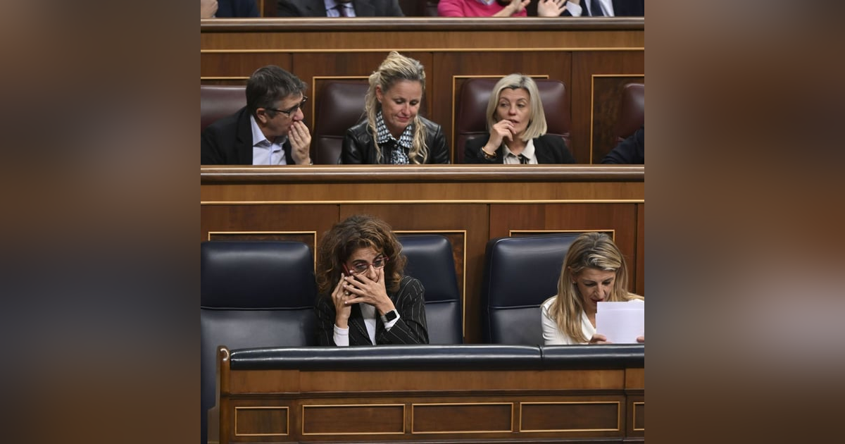 Prensa económica: Sánchez y Yolanda Díaz pactan que cualquier piso turístico pague más IVA que el Palace o el Ritz Prensa económica: Sánchez y Yolanda Díaz pactan que cualquier piso turístico pague más IVA que el Palace o el Ritz