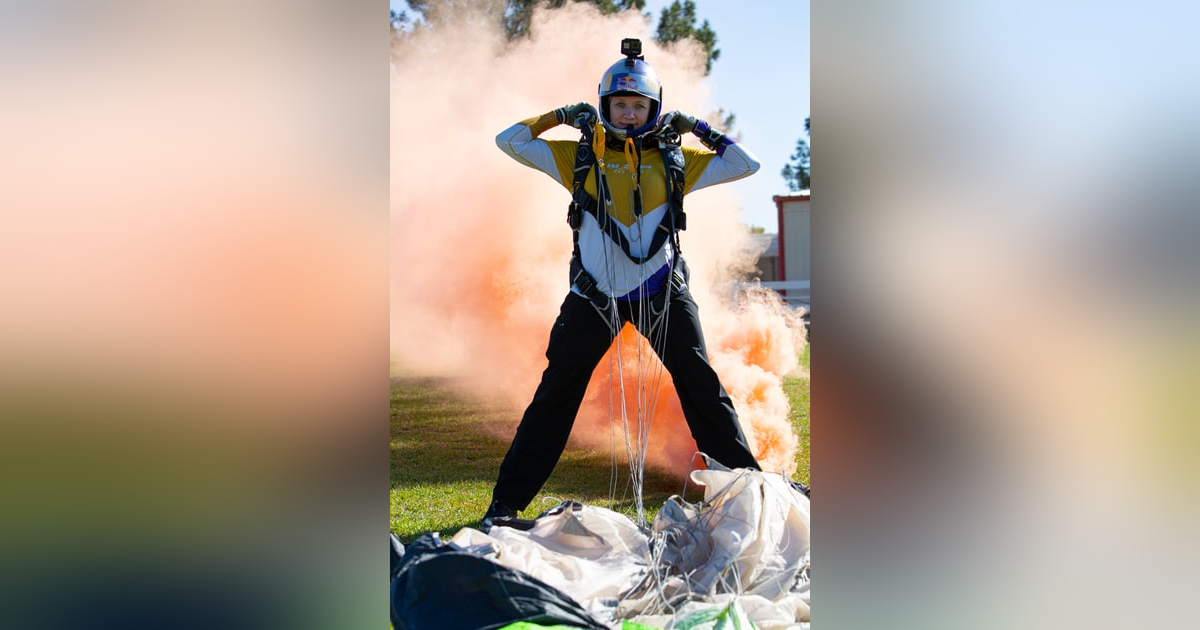 Paving the way for female skydivers: Amy Chmelecki’s Natural Born Bucket List Career Paving the way for female skydivers: Amy Chmelecki’s Natural Born Bucket List Career