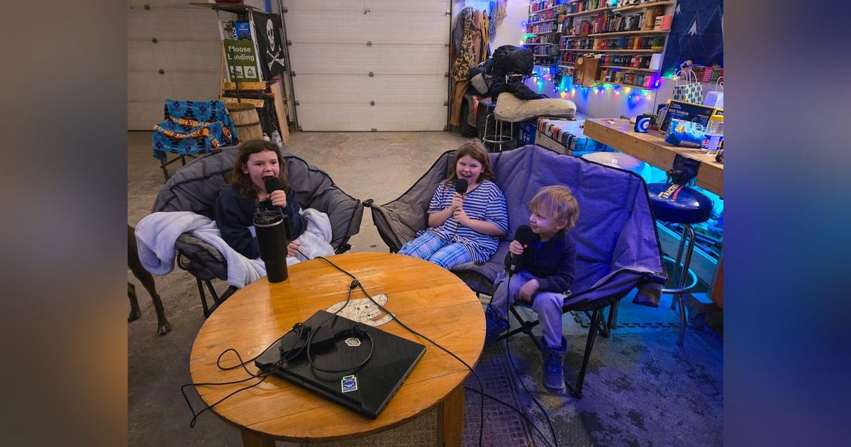 Ep 42- New Years Chat (Feat. Casey and the Cousins) Ep 42- New Years Chat (Feat. Casey and the Cousins)