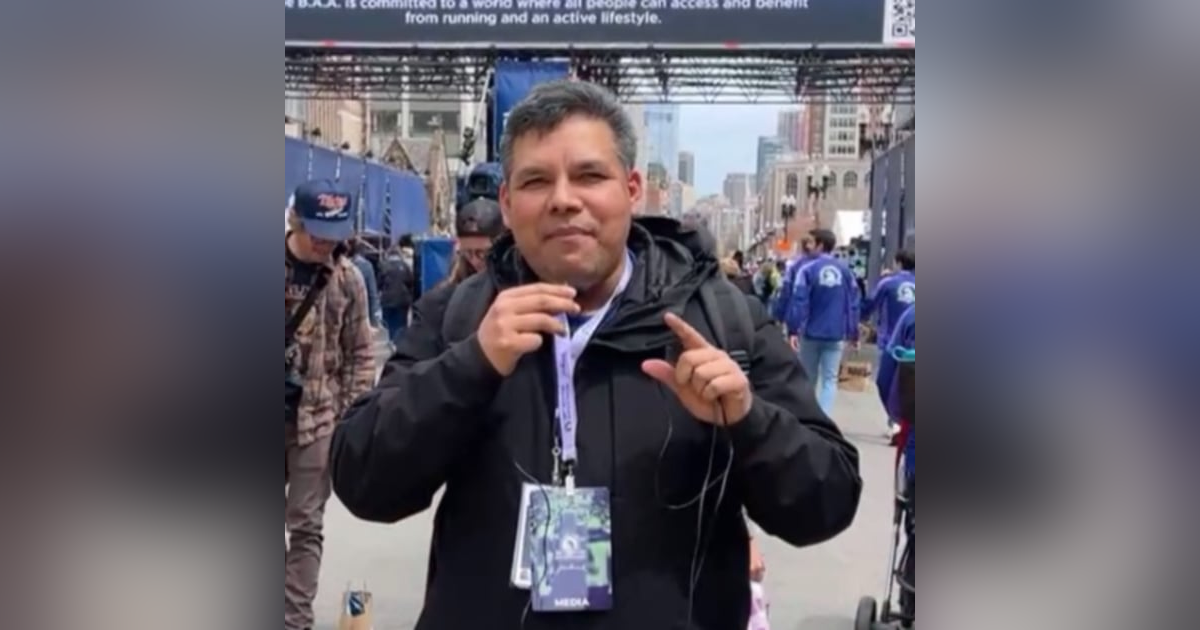 Informando a immigrantes para que conozcan sus derechos Informando a immigrantes para que conozcan sus derechos