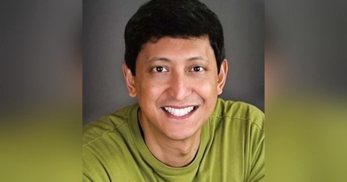 Dan Nainan, Clean Comedian, performed for Obama, Clinton, Trump comediandan.com Dan Nainan, Clean Comedian, performed for Obama, Clinton, Trump comediandan.com