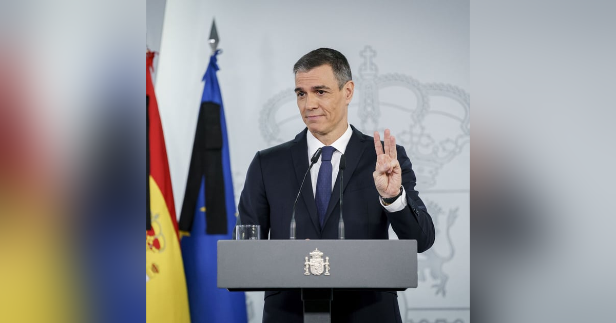 La República de los Tonnntos: Sánchez luce crespones negros por el Papa La República de los Tonnntos: Sánchez luce crespones negros por el Papa