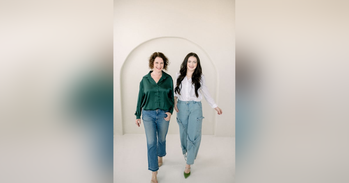 EP 201: ALL HANDS ON DECK WITH SARA VASKOV AND BAILEY WEAVER EP 201: ALL HANDS ON DECK WITH SARA VASKOV AND BAILEY WEAVER