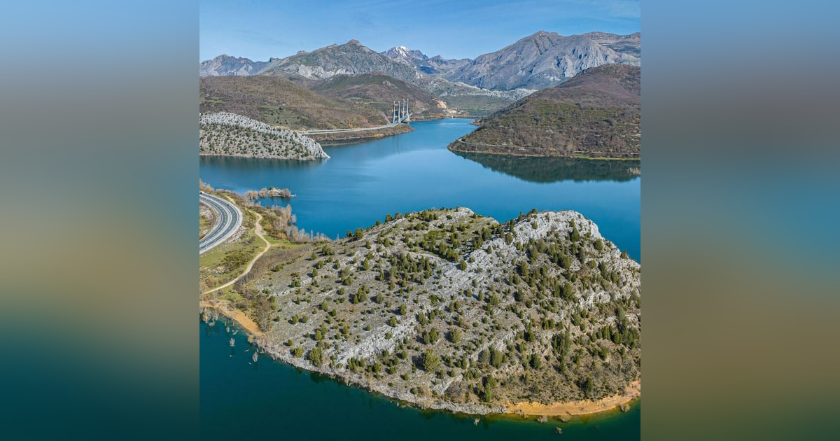 Prensa económica: Red Eléctrica se encomienda a los embalses tras el apagón: "Se han puesto el cinturón" Prensa económica: Red Eléctrica se encomienda a los embalses tras el apagón: "Se han puesto el cinturón"