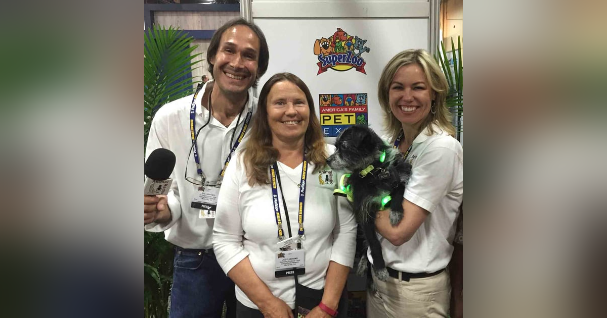 Live from Vegas for Animal Radio's New Pet Product Special (SuperZoo) Live from Vegas for Animal Radio's New Pet Product Special (SuperZoo)