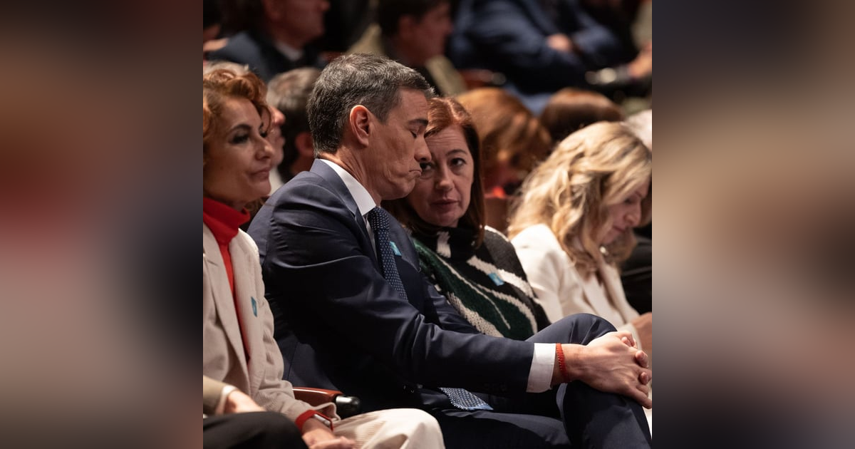 Tertulia de Federico: Sánchez convierte el Franco-maratón en un circo Tertulia de Federico: Sánchez convierte el Franco-maratón en un circo