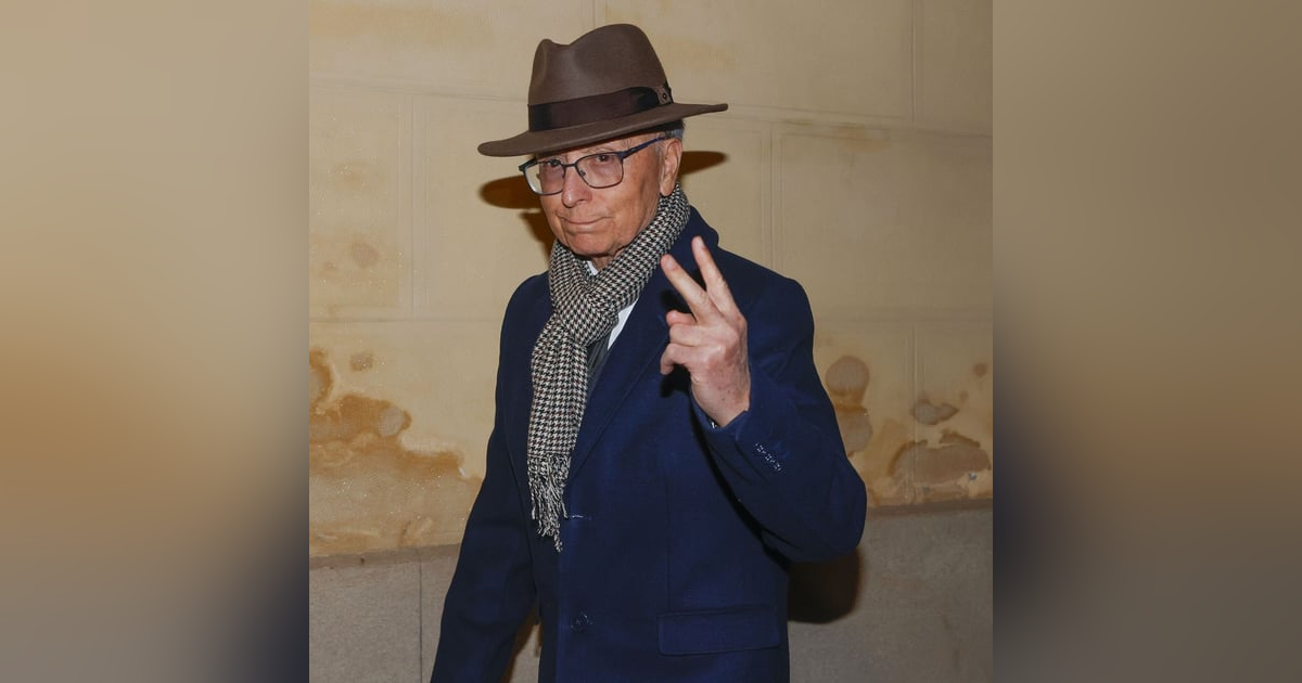 Crónica Rosa: Ortega Cano, el hombre elástico Crónica Rosa: Ortega Cano, el hombre elástico