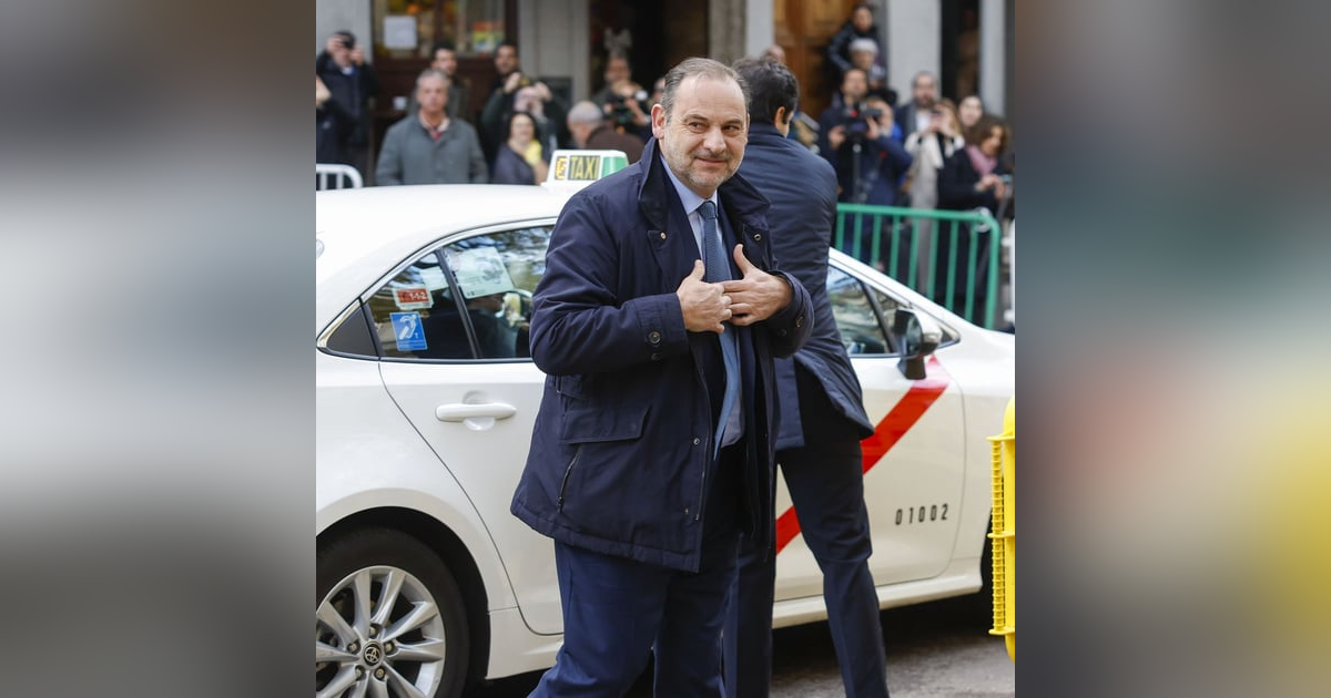 Resumen de prensa: Ábalos culpa a Koldo hasta de enchufar a su novia Resumen de prensa: Ábalos culpa a Koldo hasta de enchufar a su novia