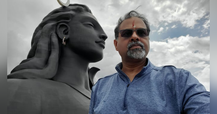 image for Deepesh Saxena’s Path to Entrepreneurship