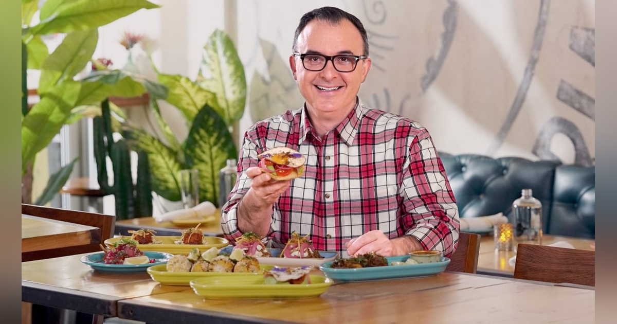 Episode 30 - John Catucci Episode 30 - John Catucci