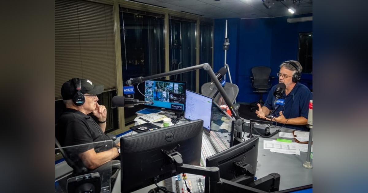 S4 E6 WGN RADIO's JOHN LANDECKER PLAYS 3x5s with TIM LARSON S4 E6 WGN RADIO's JOHN LANDECKER PLAYS 3x5s with TIM LARSON