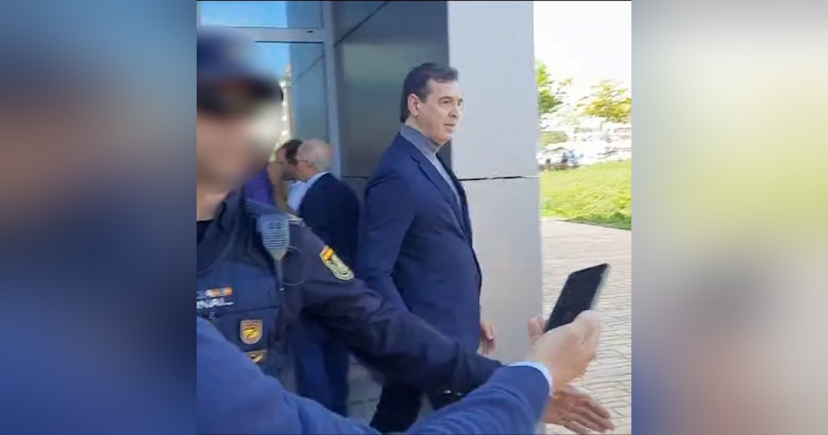 Las Noticias de La Mañana: La Audiencia de Badajoz retrasa su decisión sobre el hermano de Sánchez Las Noticias de La Mañana: La Audiencia de Badajoz retrasa su decisión sobre el hermano de Sánchez