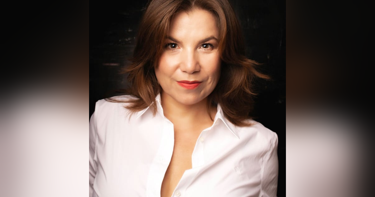 Linda Coussement - Author of CONTRAST Linda Coussement - Author of CONTRAST