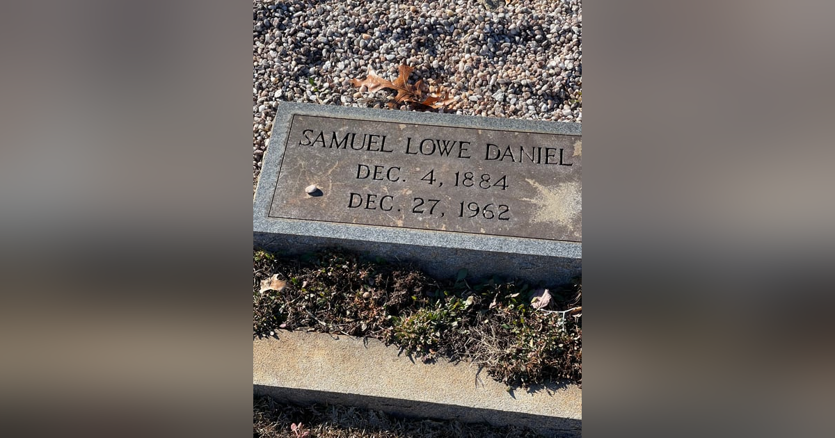 42. Christmas Eve Special - Lowe Daniels 42. Christmas Eve Special - Lowe Daniels